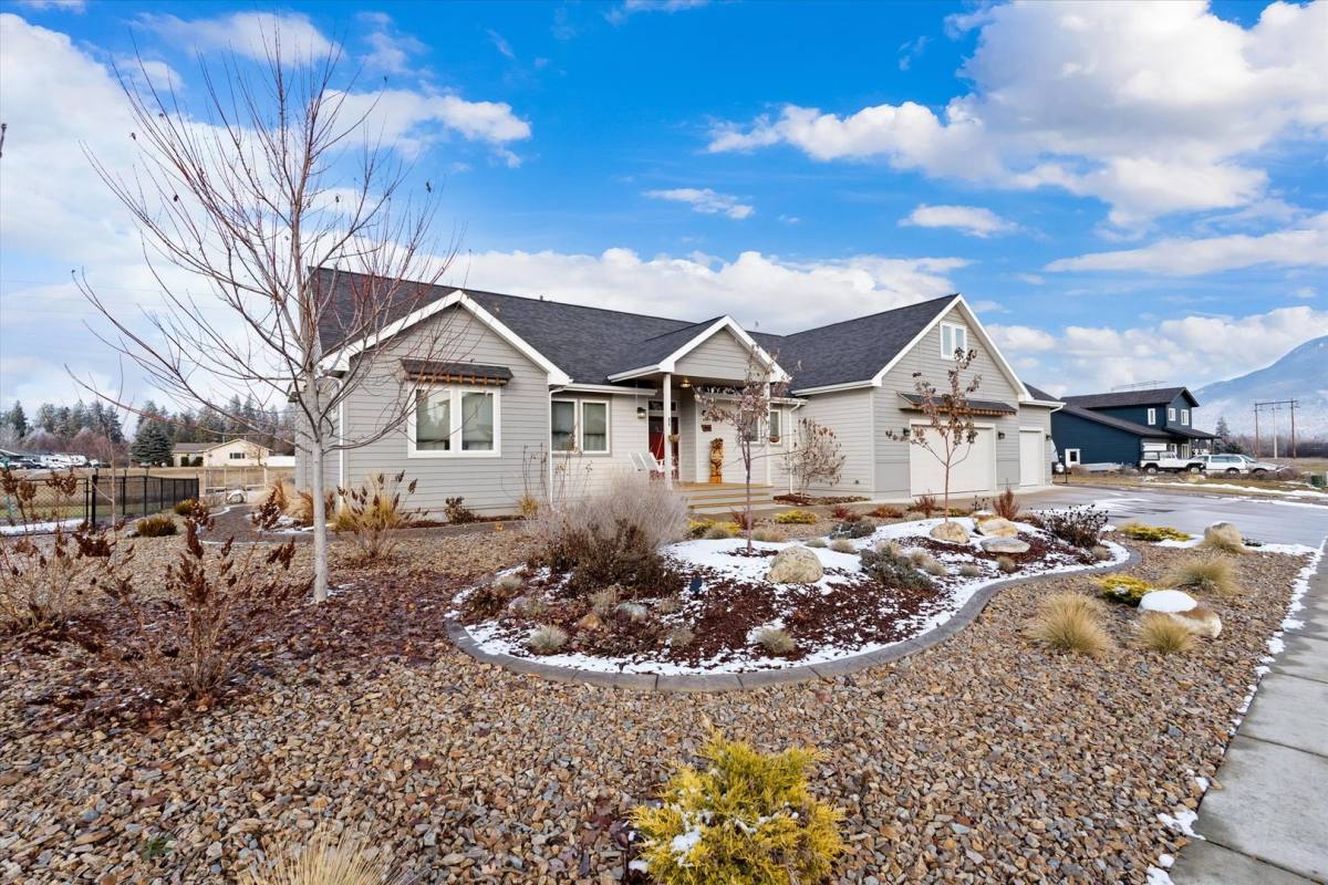 House for rent at 1015 Riparian Dr, Columbia Falls, MT 59912