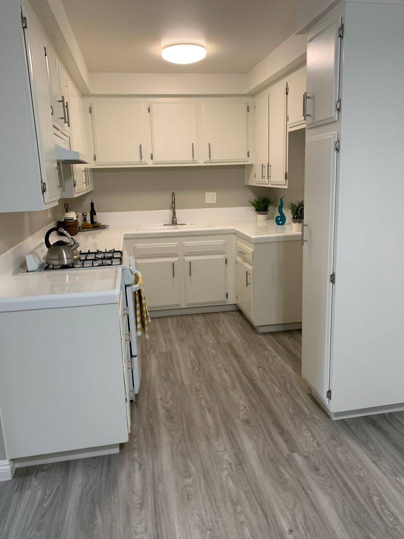 Apartment for rent at 18427 Studebaker Rd, Cerritos, CA 90703