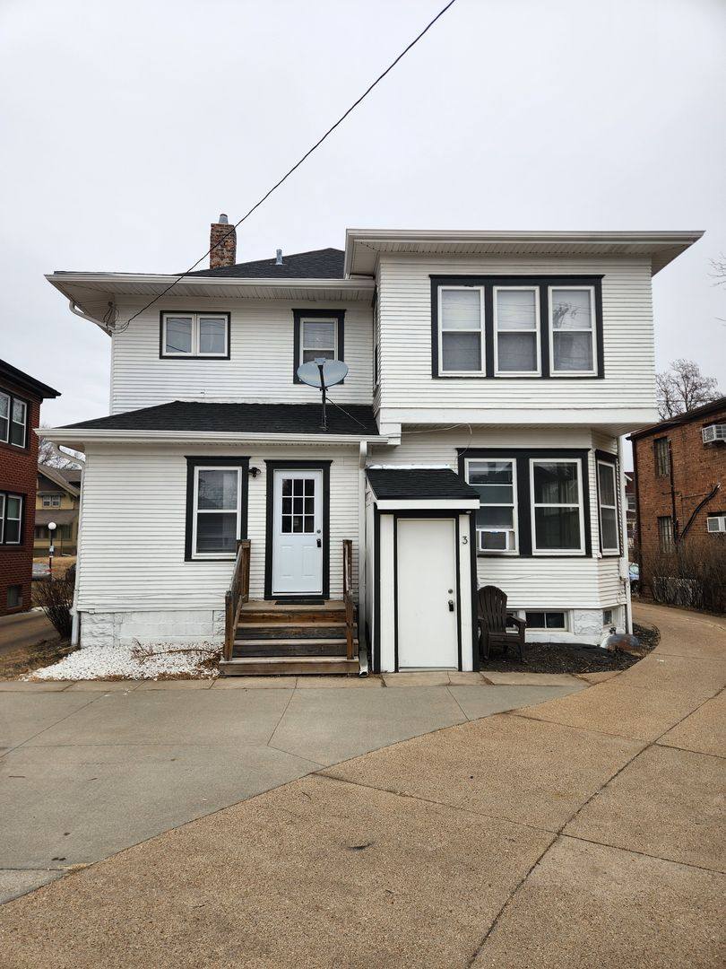 Apartment for rent at 4907 Underwood Ave, Omaha, NE 68132