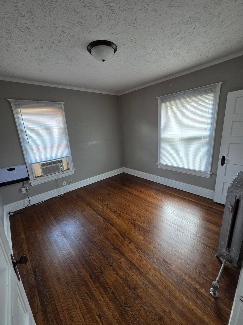 Apartment for rent at 4907 Underwood Ave, Omaha, NE 68132