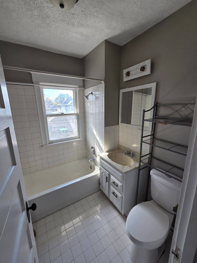 Apartment for rent at 4907 Underwood Ave, Omaha, NE 68132