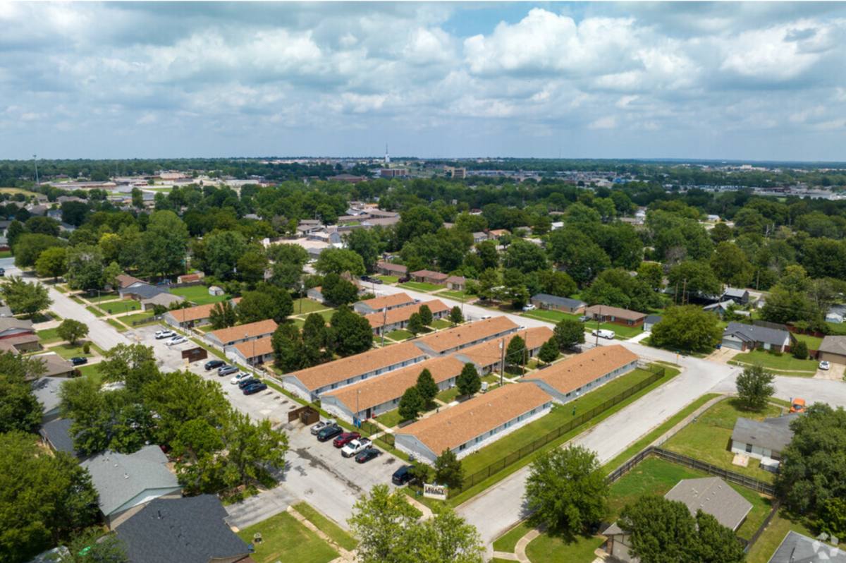 Apartment for rent at 603 N Carlsbad St, Owasso, OK 74055