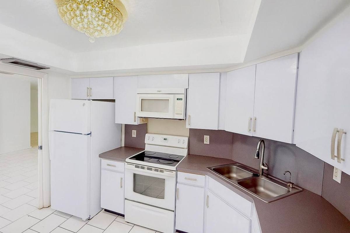 Condo for rent at 1739 Embassy Dr, West Palm Beach, FL 33401