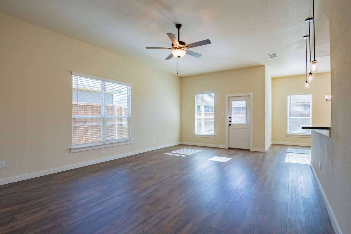 Townhouse for rent at 720 Blackland Dr, Venus, TX 76084