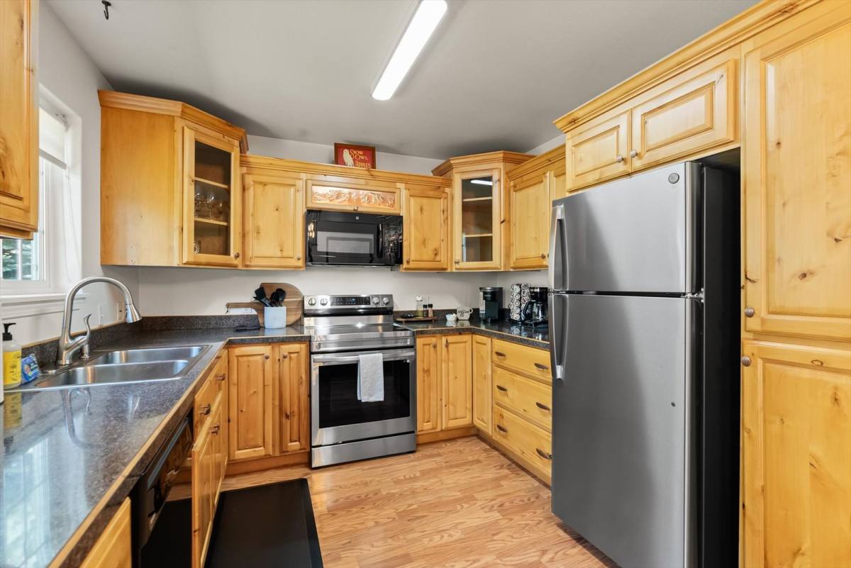 House for rent at 11 Karen Rd, Columbia Falls, MT 59912