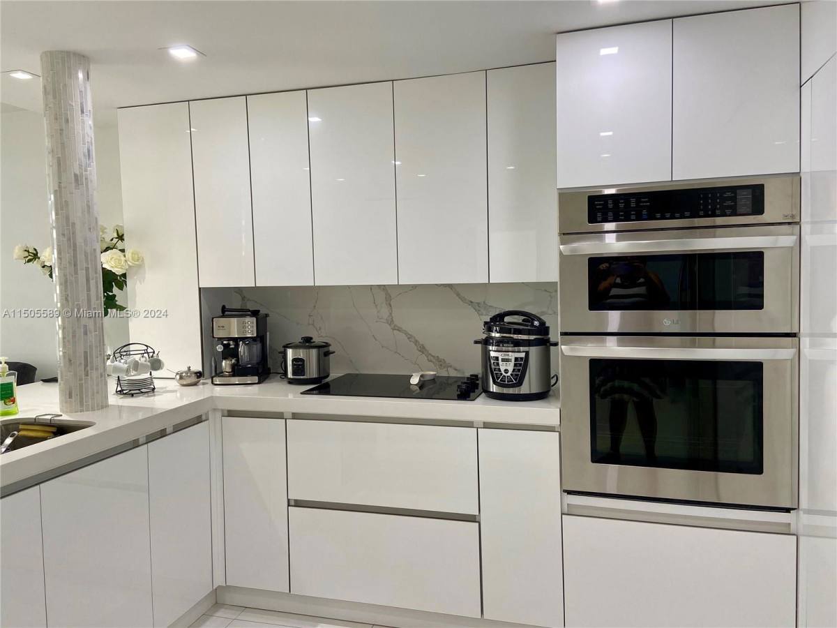 Condo for rent at 911 E Ponce De Leon Blvd, Miami, FL 33134