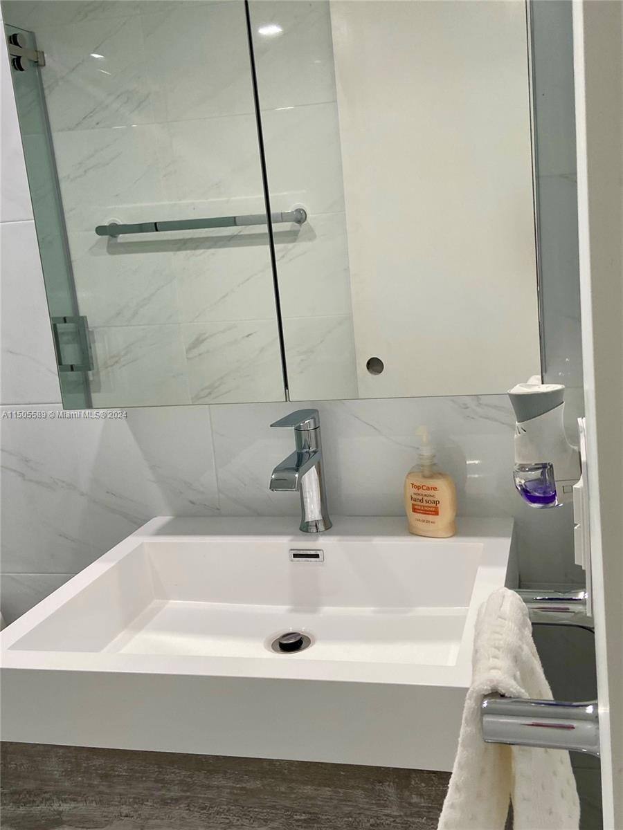Condo for rent at 911 E Ponce De Leon Blvd, Miami, FL 33134