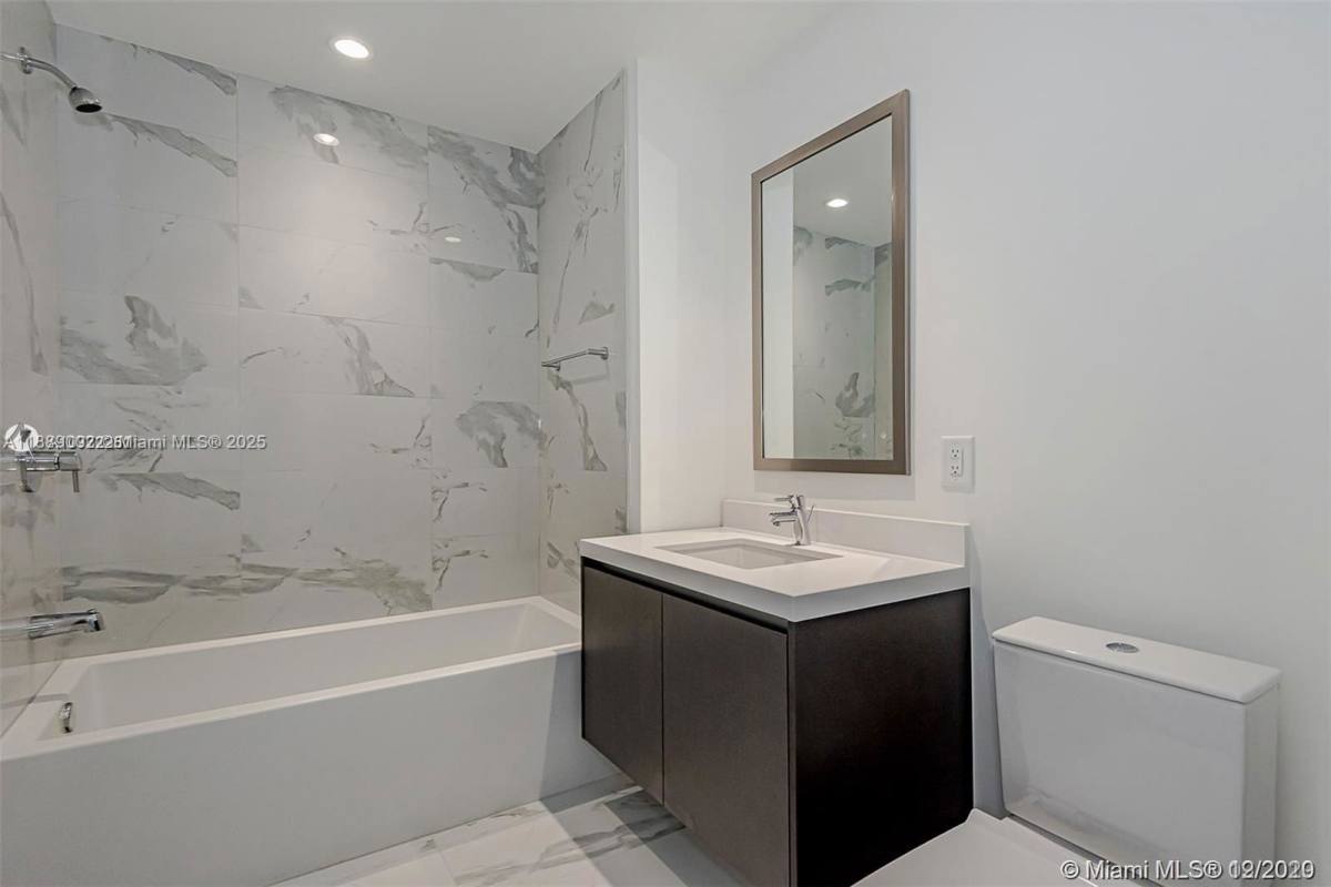 Apartment for rent at 851 NE 1st Ave #1608, Miami, FL 33132