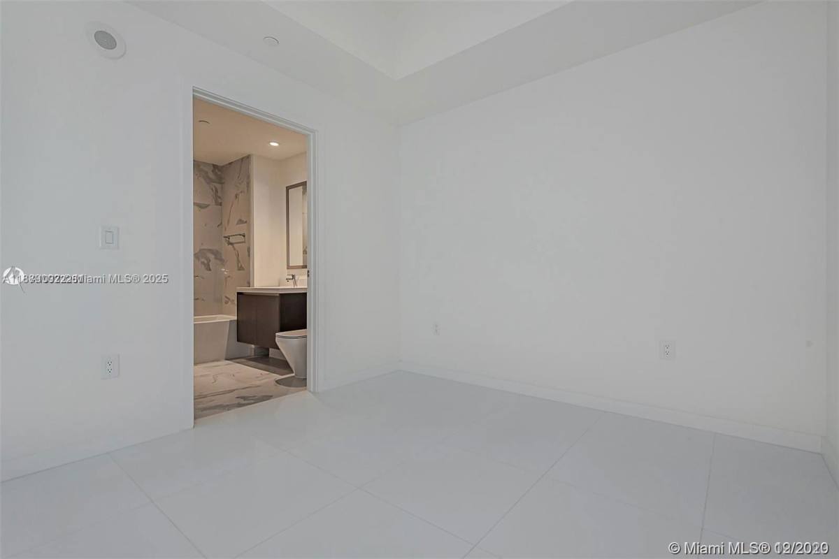Apartment for rent at 851 NE 1st Ave #1608, Miami, FL 33132