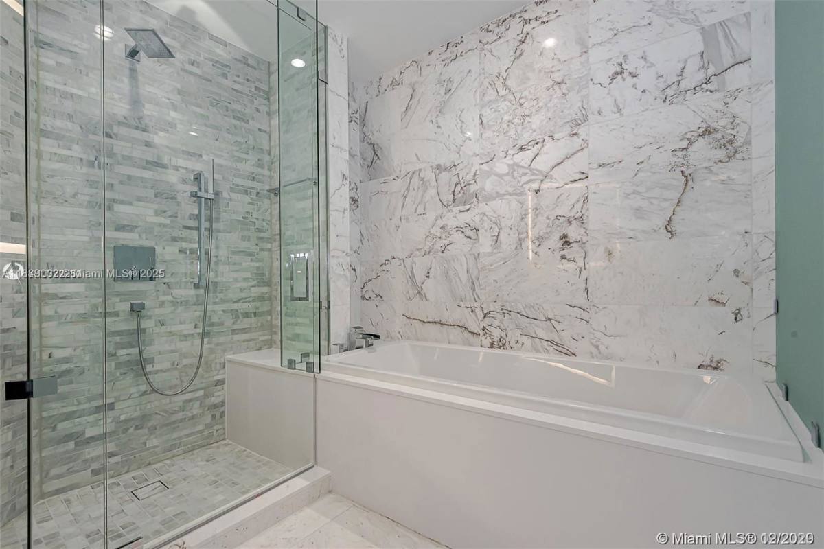 Apartment for rent at 851 NE 1st Ave #1608, Miami, FL 33132