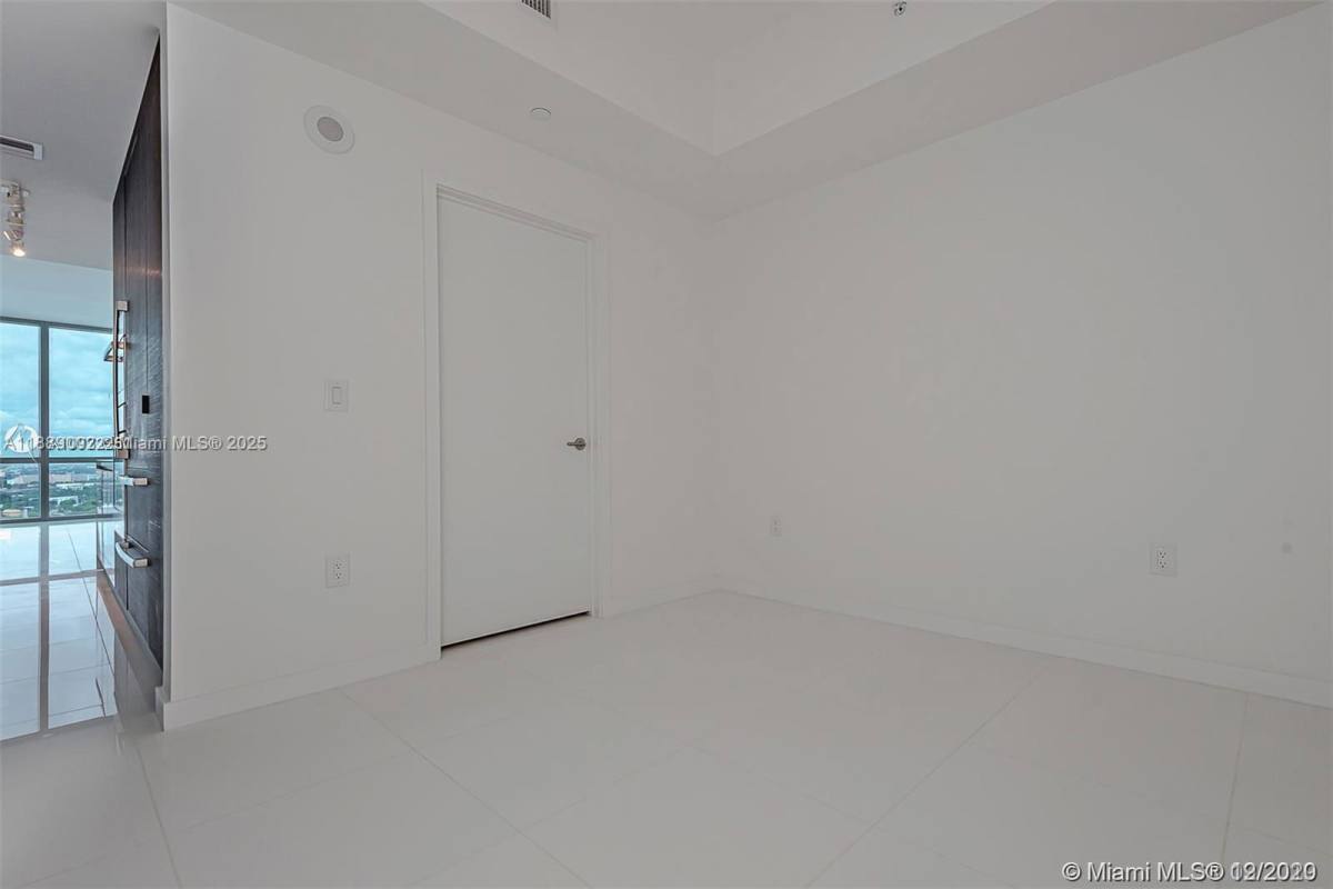 Apartment for rent at 851 NE 1st Ave #1608, Miami, FL 33132