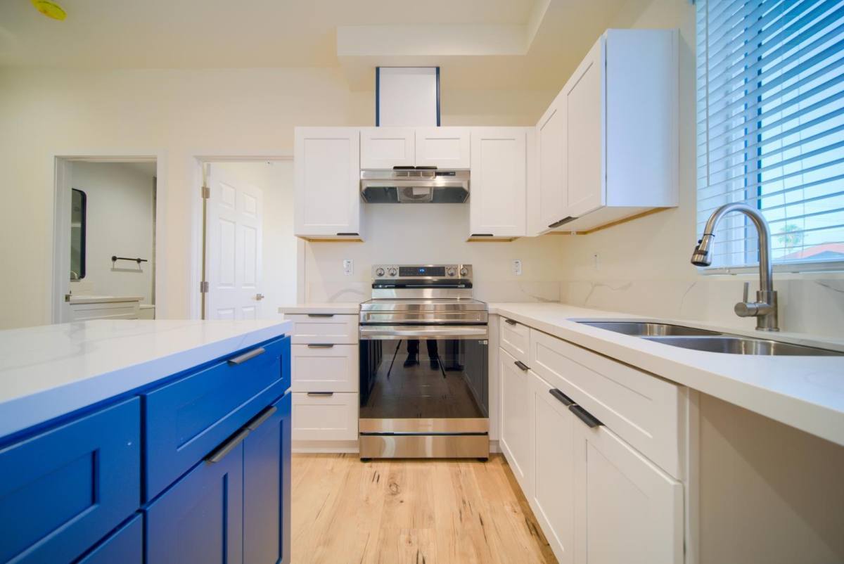 Townhouse for rent at 630 E Adams Blvd #632, Los Angeles, CA 90011