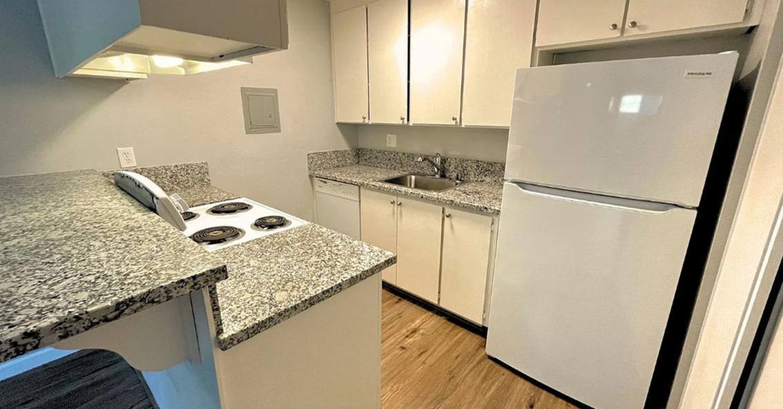 Apartment for rent at 2808 T St #12, Sacramento, CA 95816