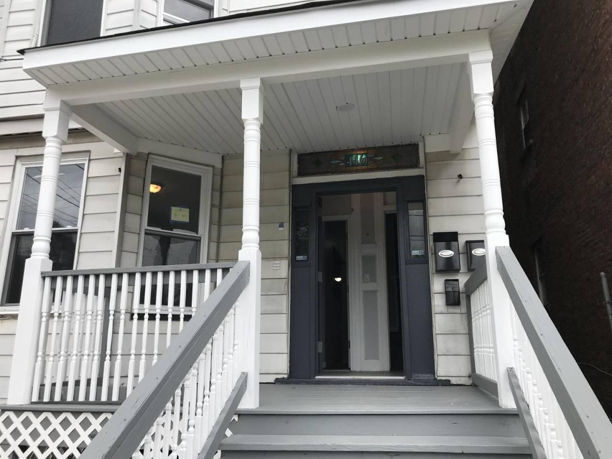 Apartment for rent at 416 S 17th St #1, Newark, NJ 07104