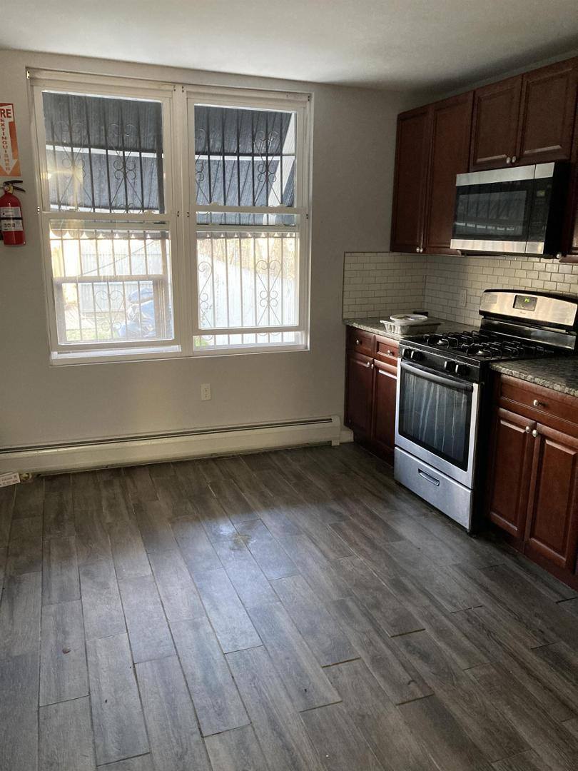 Apartment for rent at 416 S 17th St #1, Newark, NJ 07104
