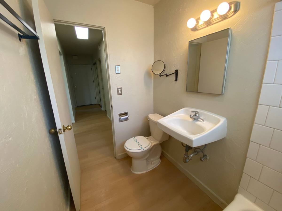 Apartment for rent at 5042 S Corbett Ave, Portland, OR 97239
