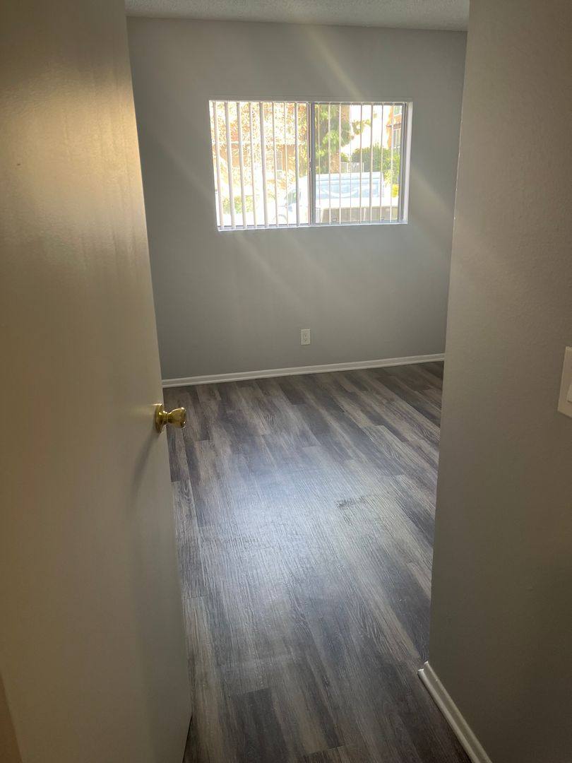 Apartment for rent at 7320 Hazeltine Ave, Van Nuys, CA 91405