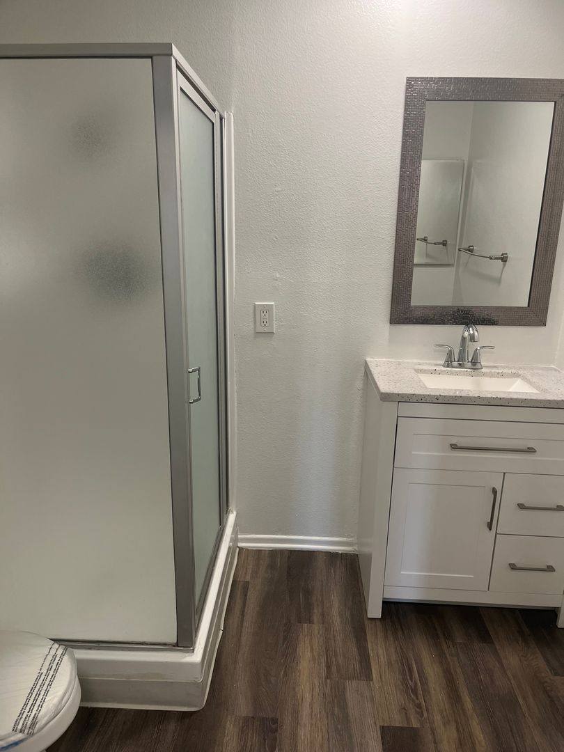 Apartment for rent at 7320 Hazeltine Ave, Van Nuys, CA 91405