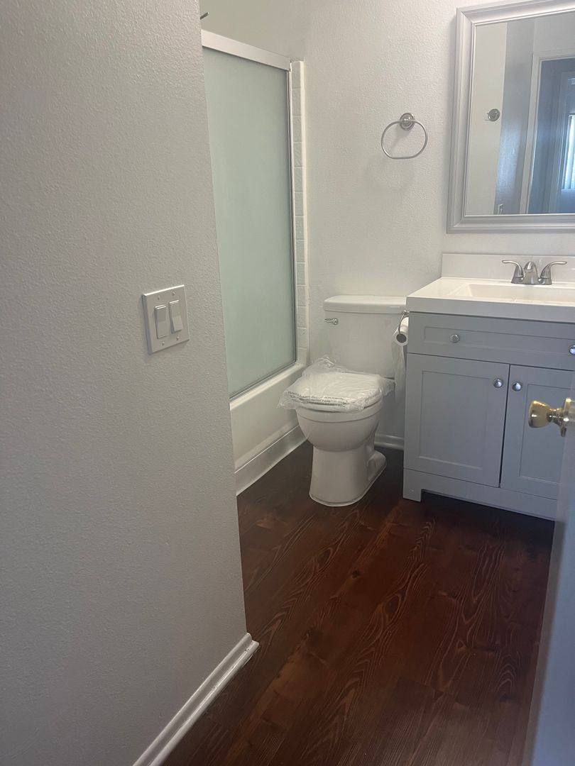 Apartment for rent at 7320 Hazeltine Ave, Van Nuys, CA 91405