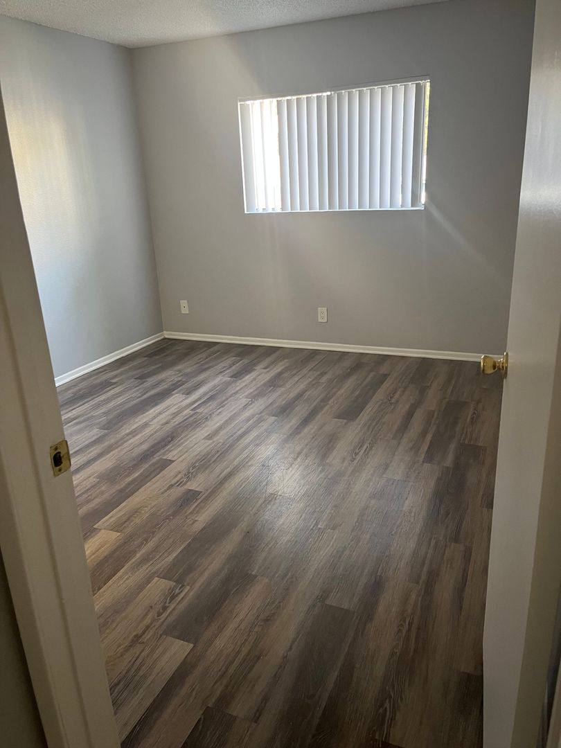 Apartment for rent at 7320 Hazeltine Ave, Van Nuys, CA 91405