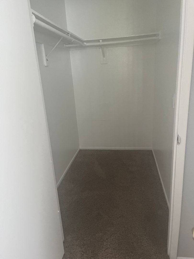 Apartment for rent at 7320 Hazeltine Ave, Van Nuys, CA 91405