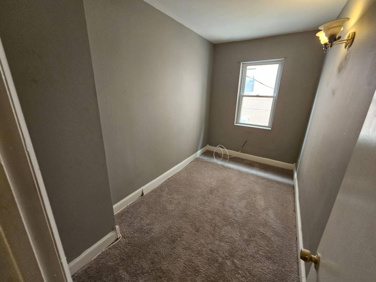 Townhouse for rent at 1111 W Hamburg St, Baltimore, MD 21230