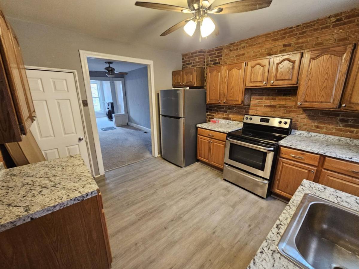 Townhouse for rent at 1111 W Hamburg St, Baltimore, MD 21230
