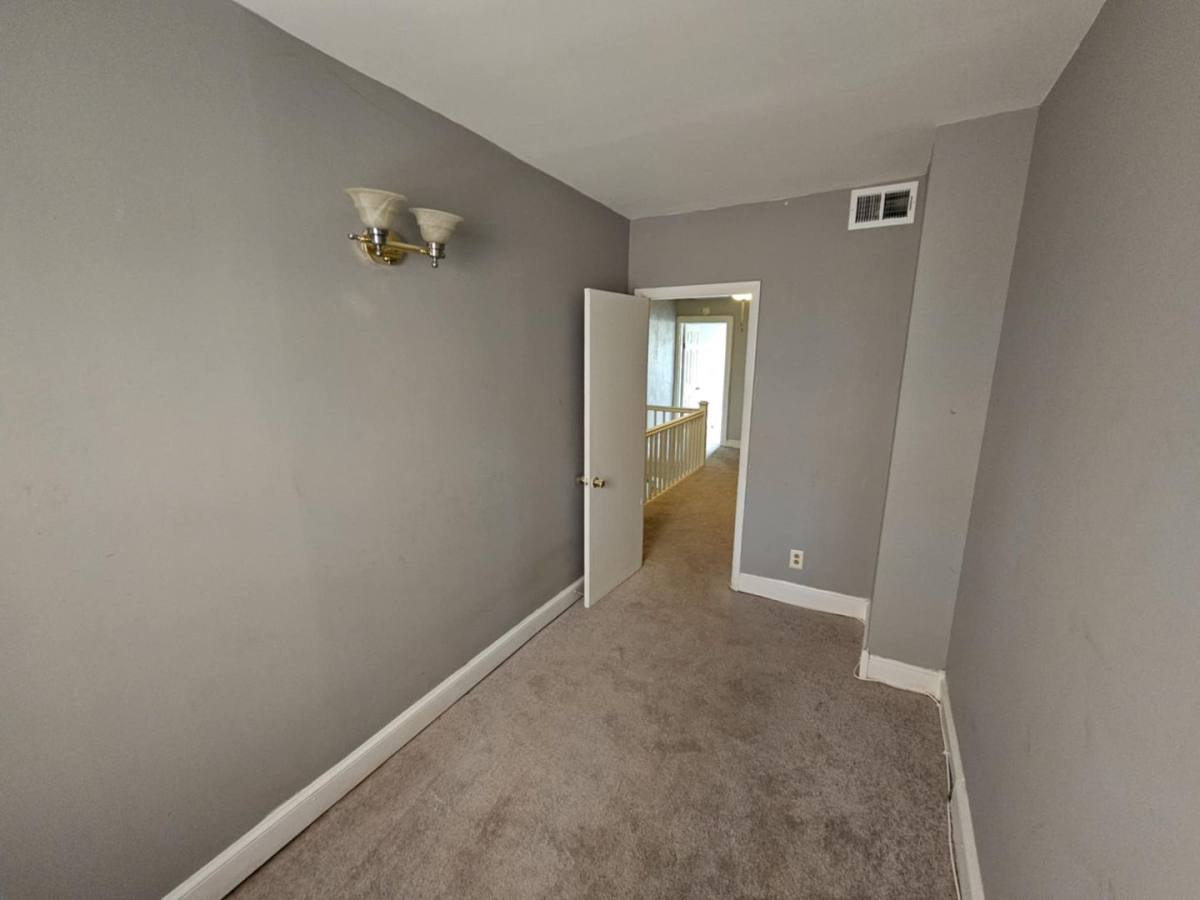 Townhouse for rent at 1111 W Hamburg St, Baltimore, MD 21230
