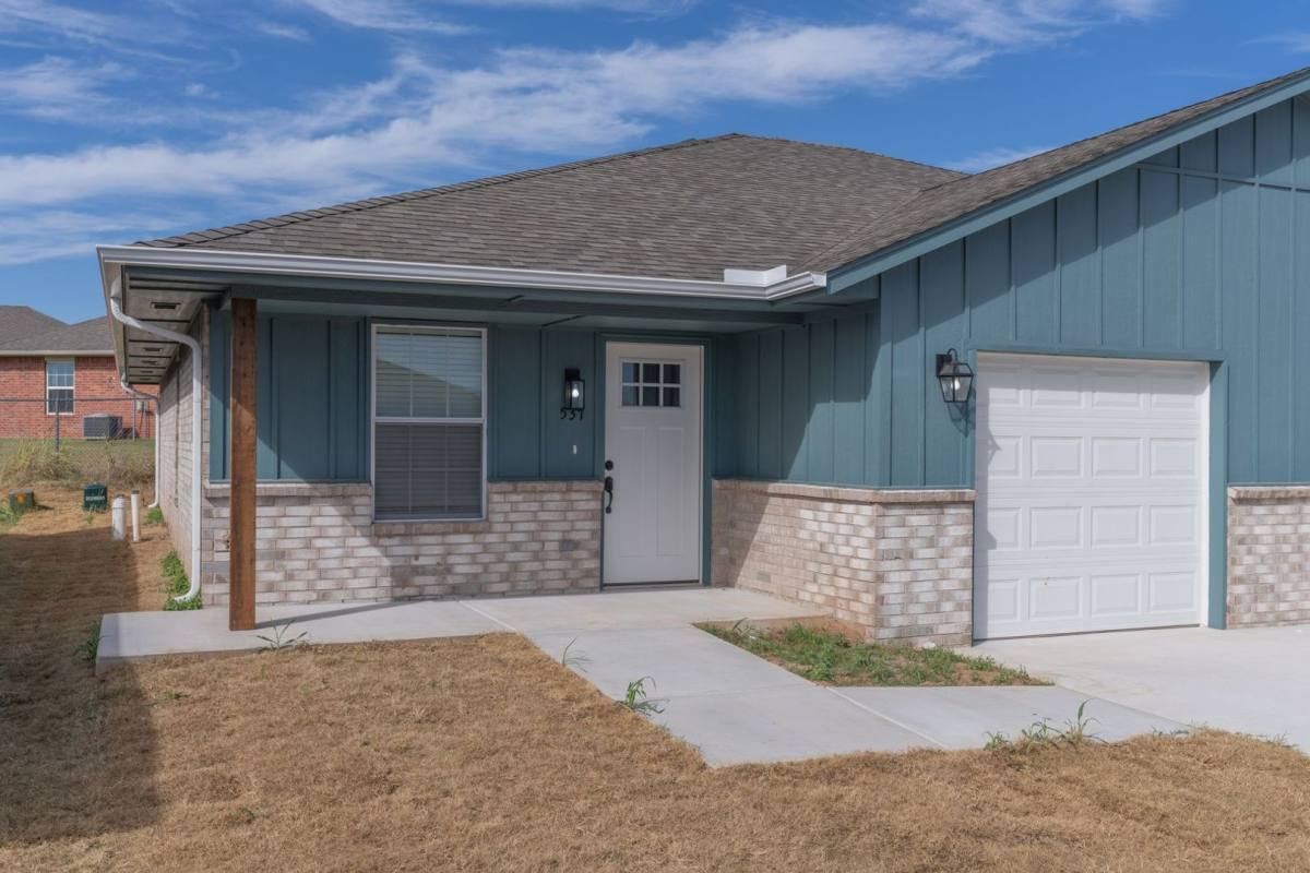 House for rent at 531 Parkhill Circle, Newcastle, OK 73065