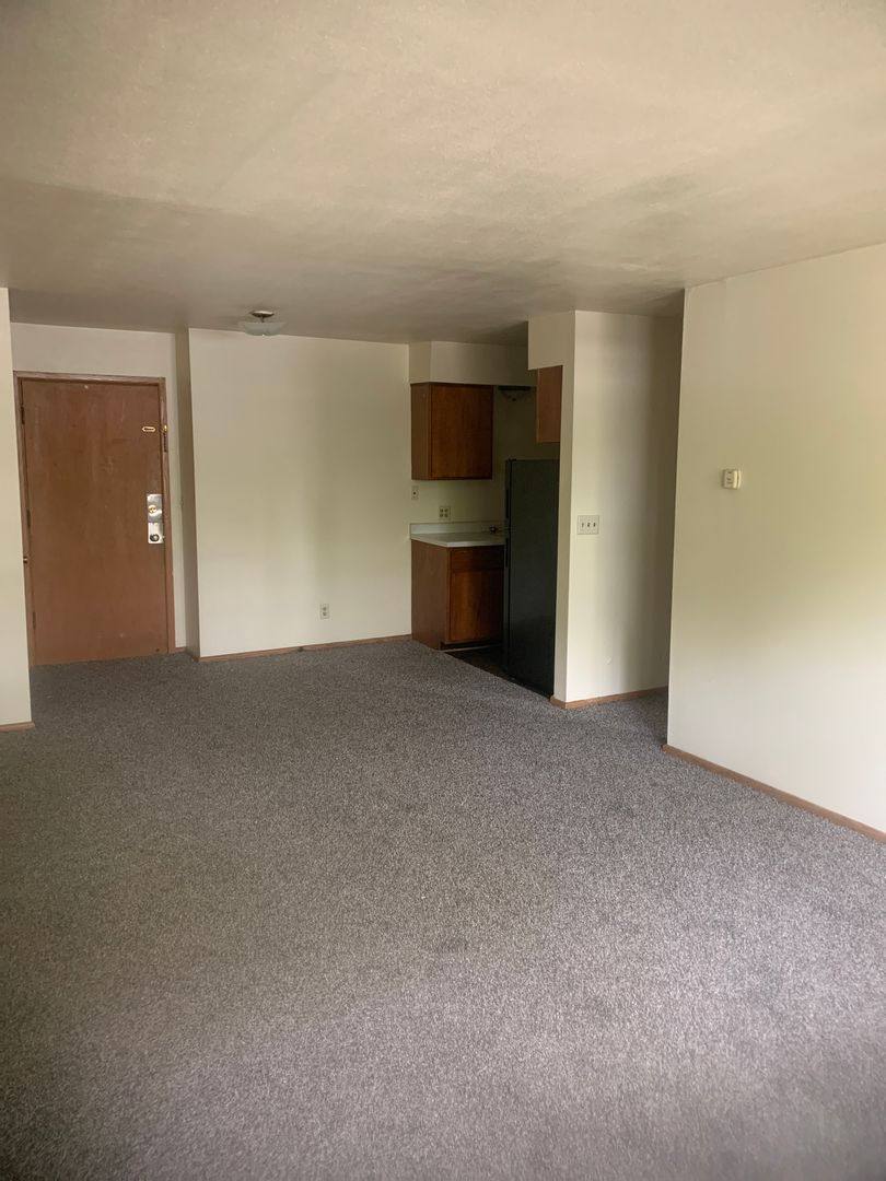 Apartment for rent at 309 E Memorial, Janesville, WI 53545