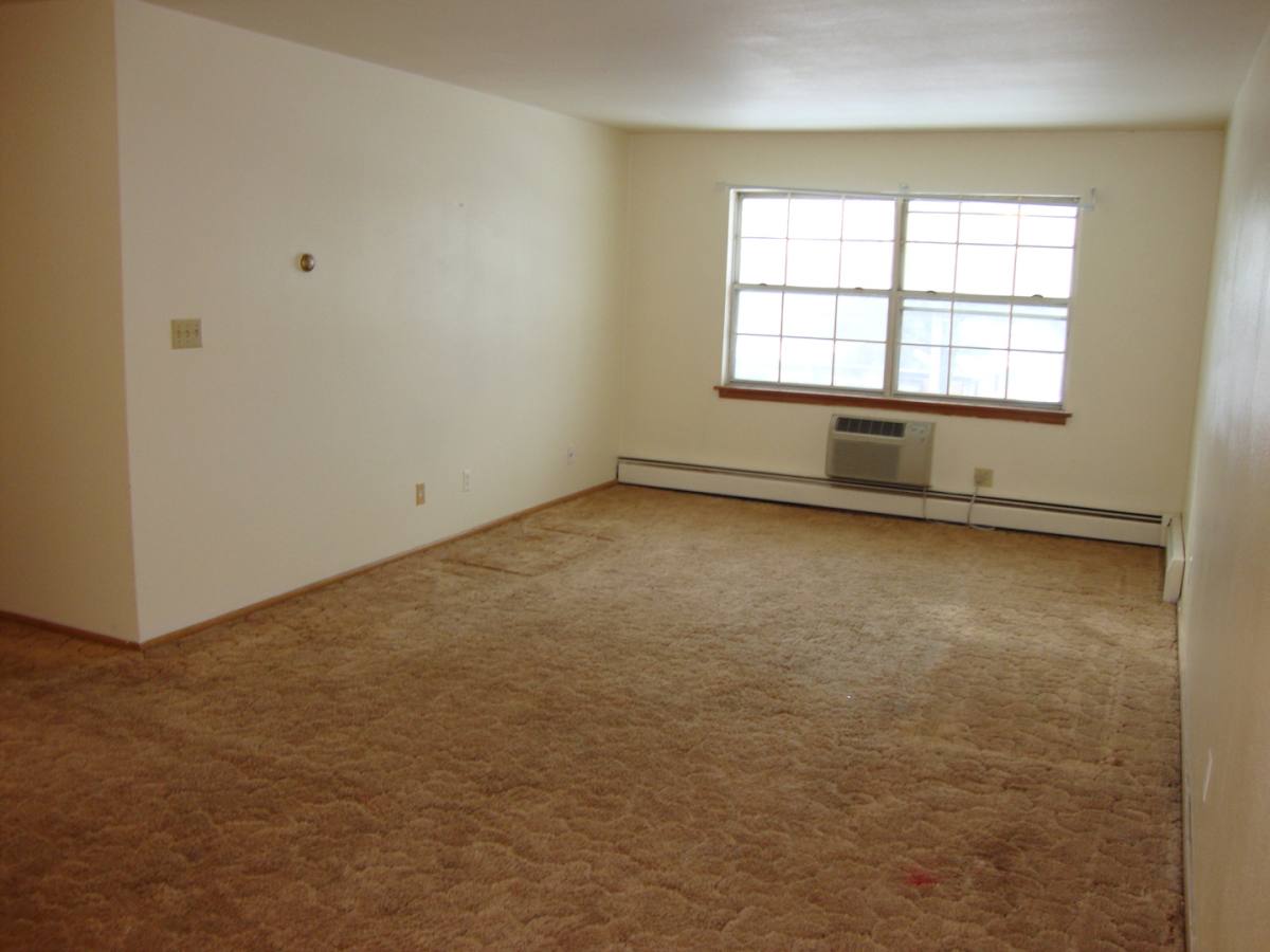 Apartment for rent at 309 E Memorial, Janesville, WI 53545