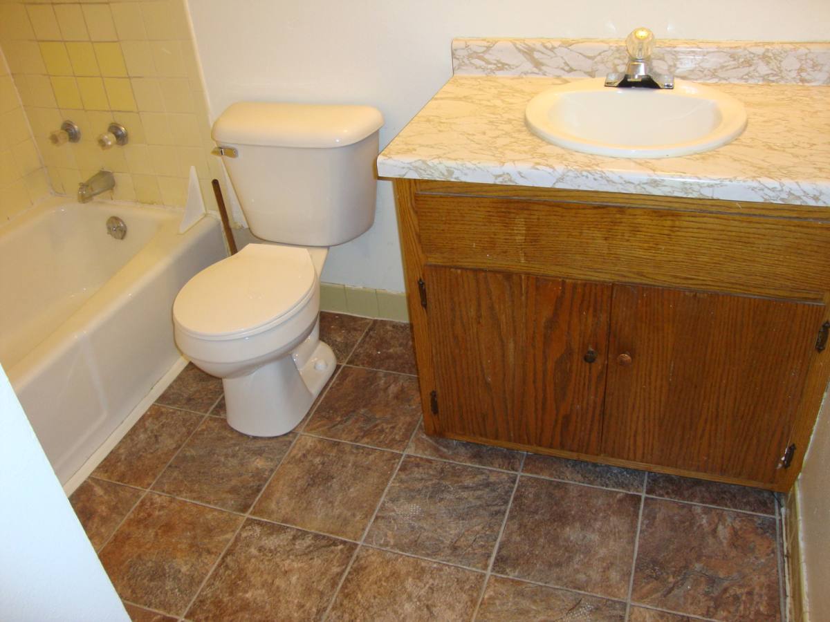 Apartment for rent at 309 E Memorial, Janesville, WI 53545
