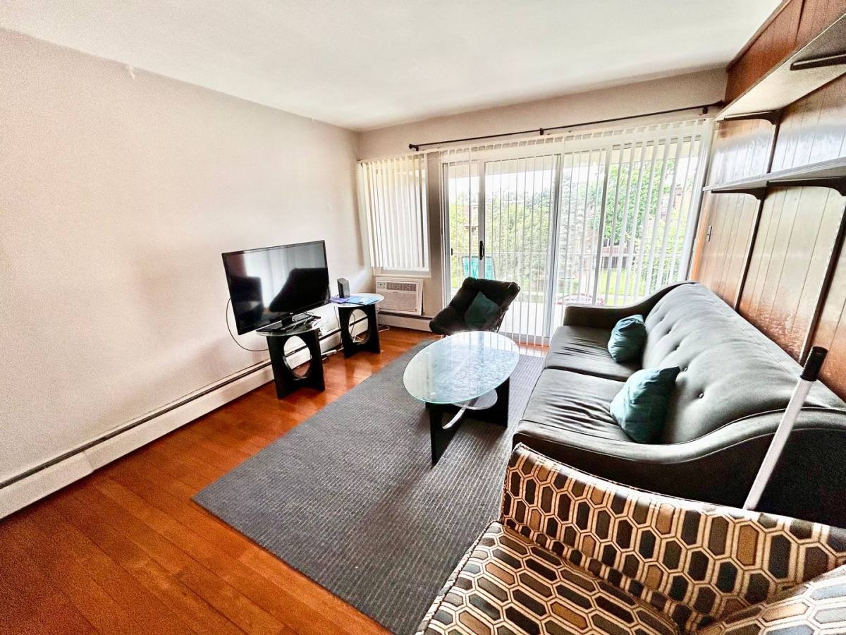 Apartment for rent at 911 S Forest, Ann Arbor, MI 48104