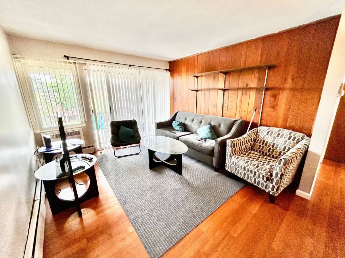 Apartment for rent at 911 S Forest, Ann Arbor, MI 48104