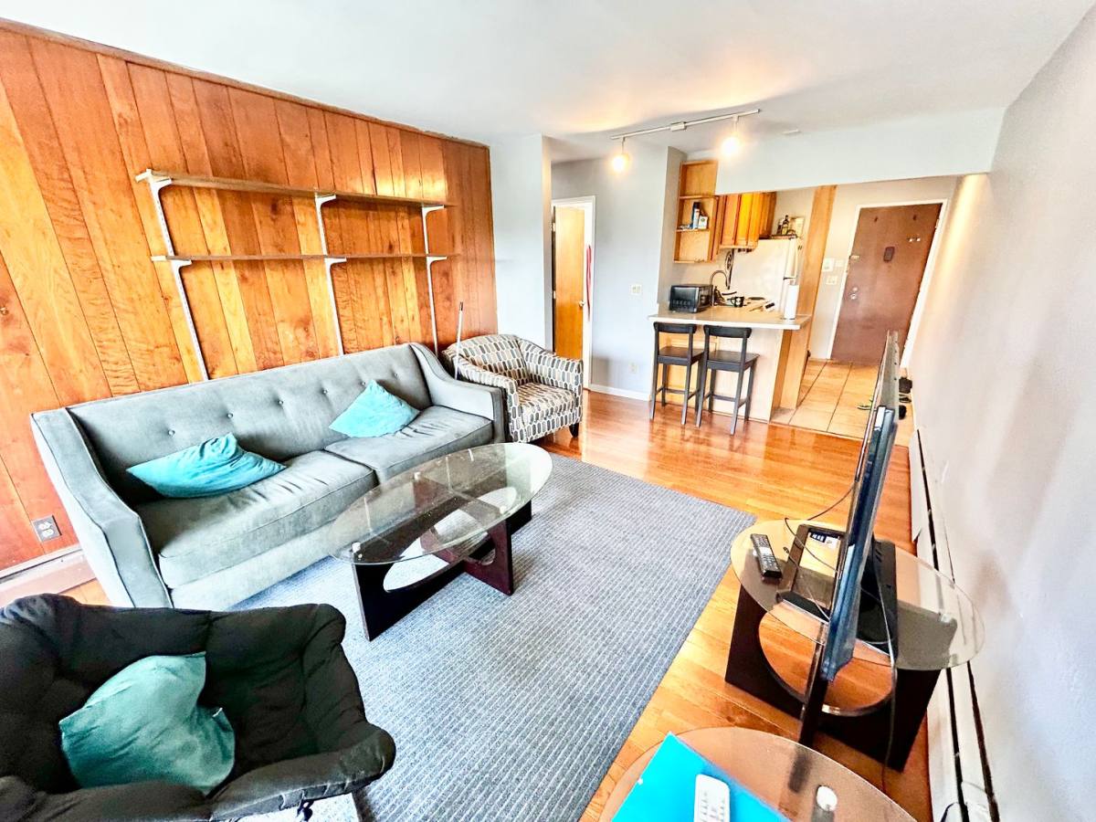 Apartment for rent at 911 S Forest, Ann Arbor, MI 48104