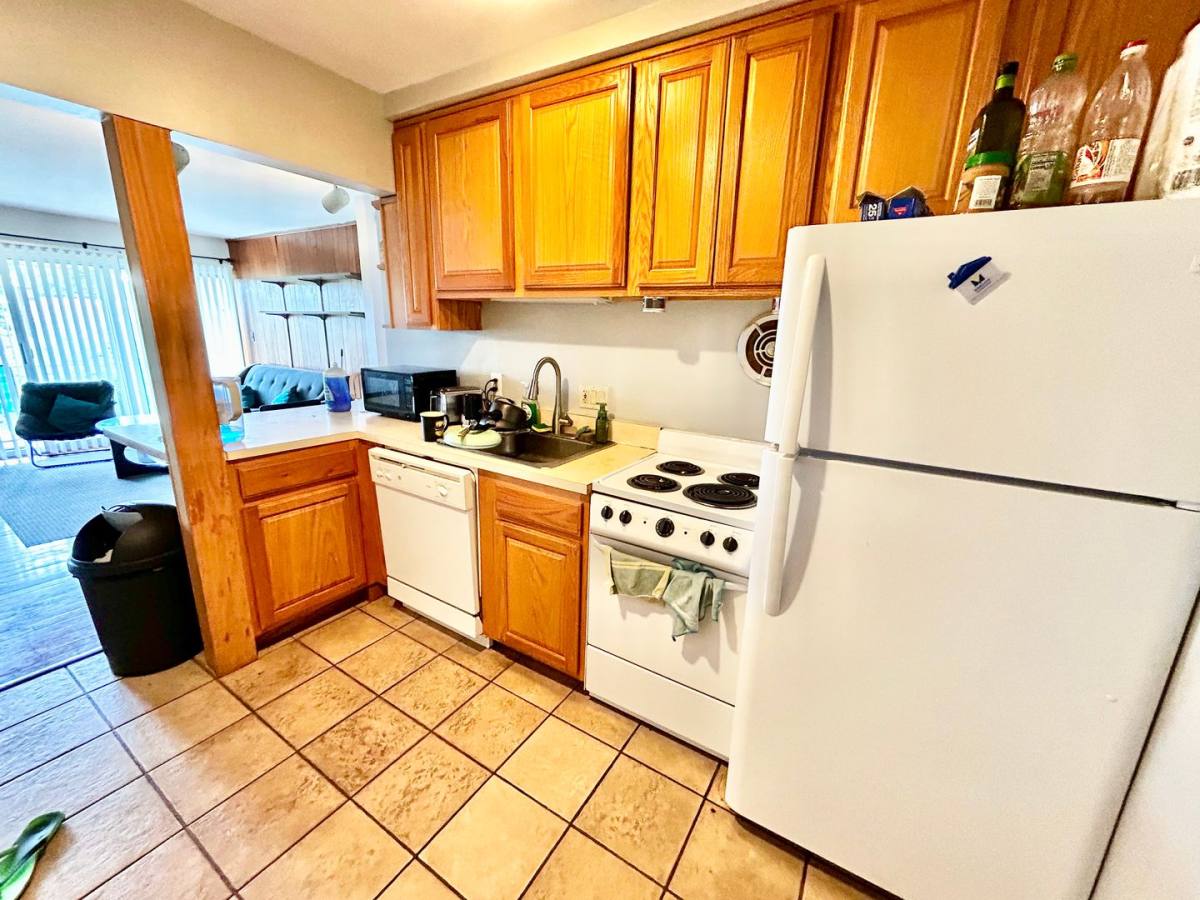 Apartment for rent at 911 S Forest, Ann Arbor, MI 48104
