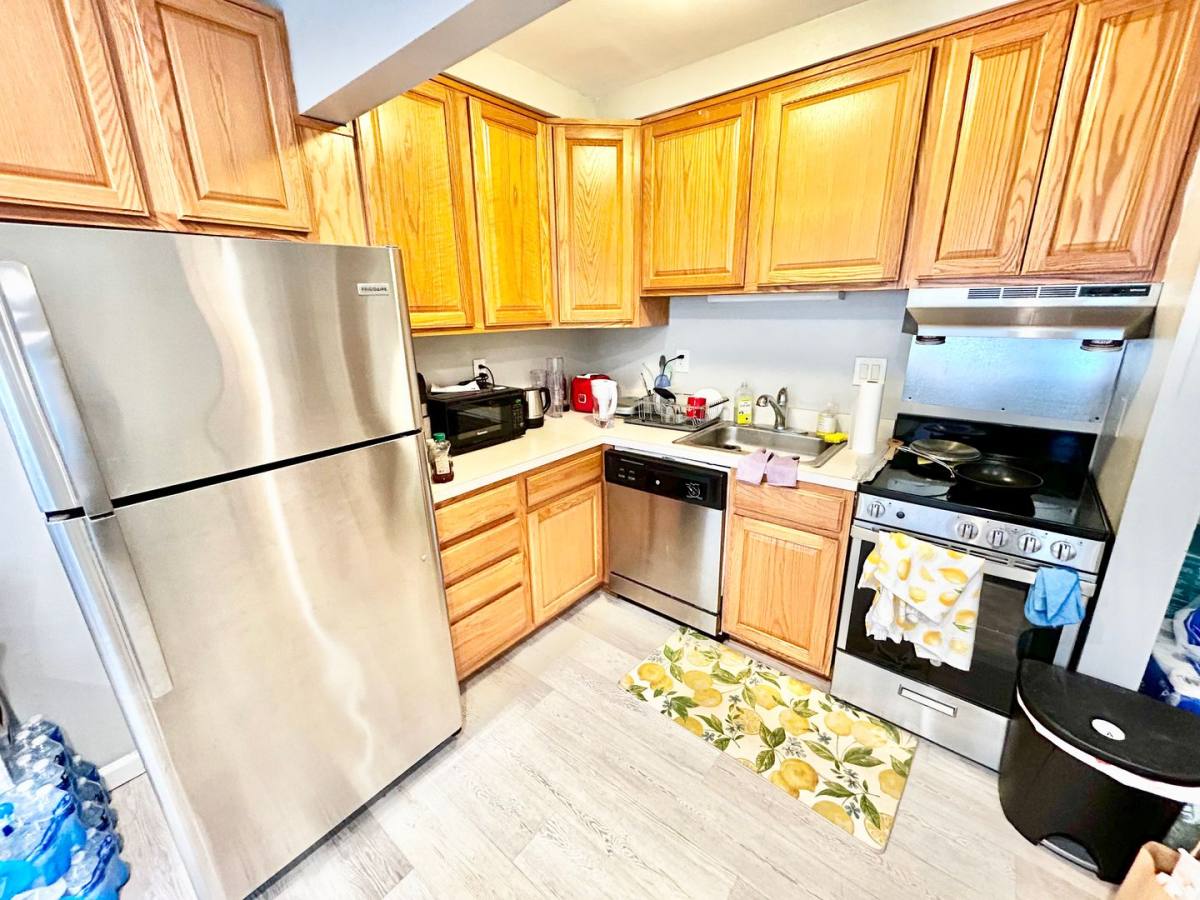 Apartment for rent at 911 S Forest, Ann Arbor, MI 48104