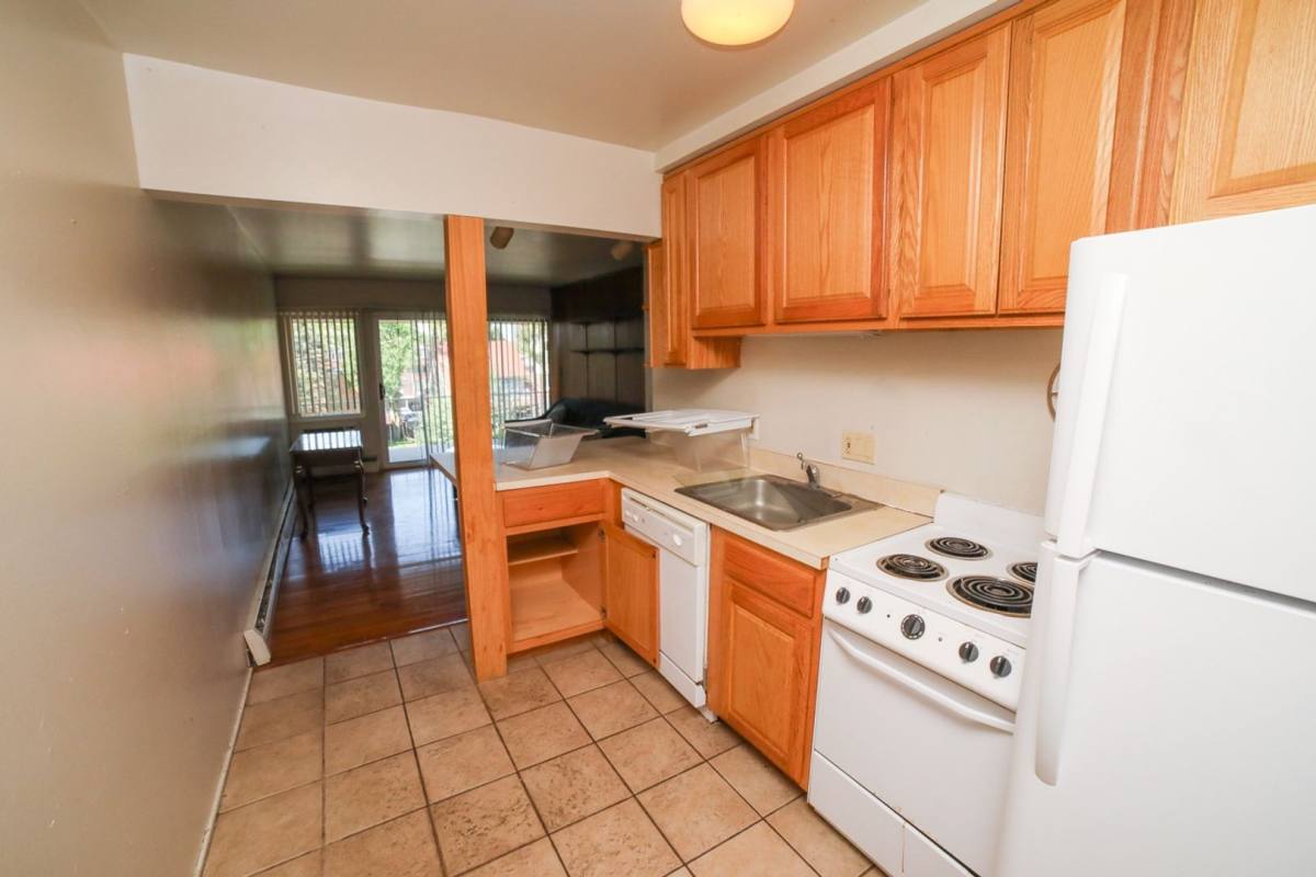 Apartment for rent at 911 S Forest, Ann Arbor, MI 48104