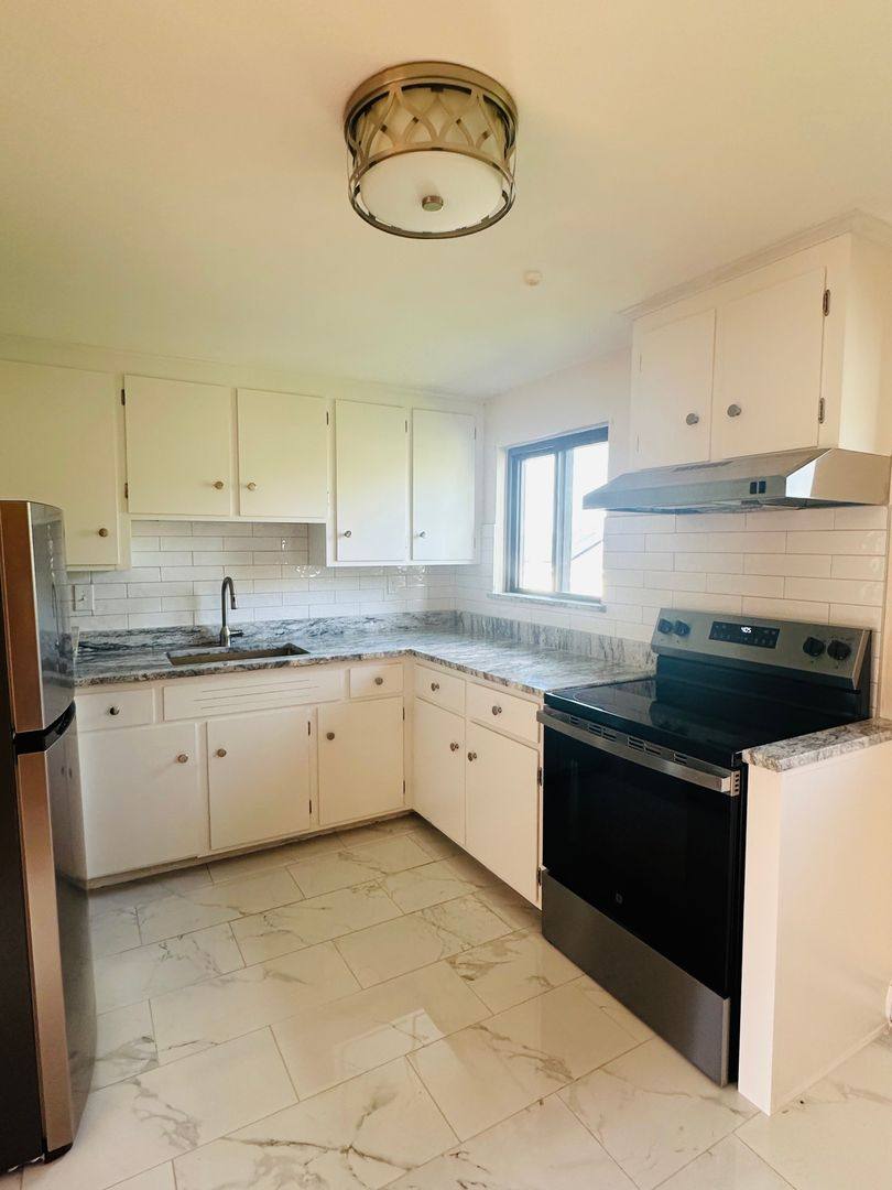Apartment for rent at 836 Sea St, Quincy, MA 02169