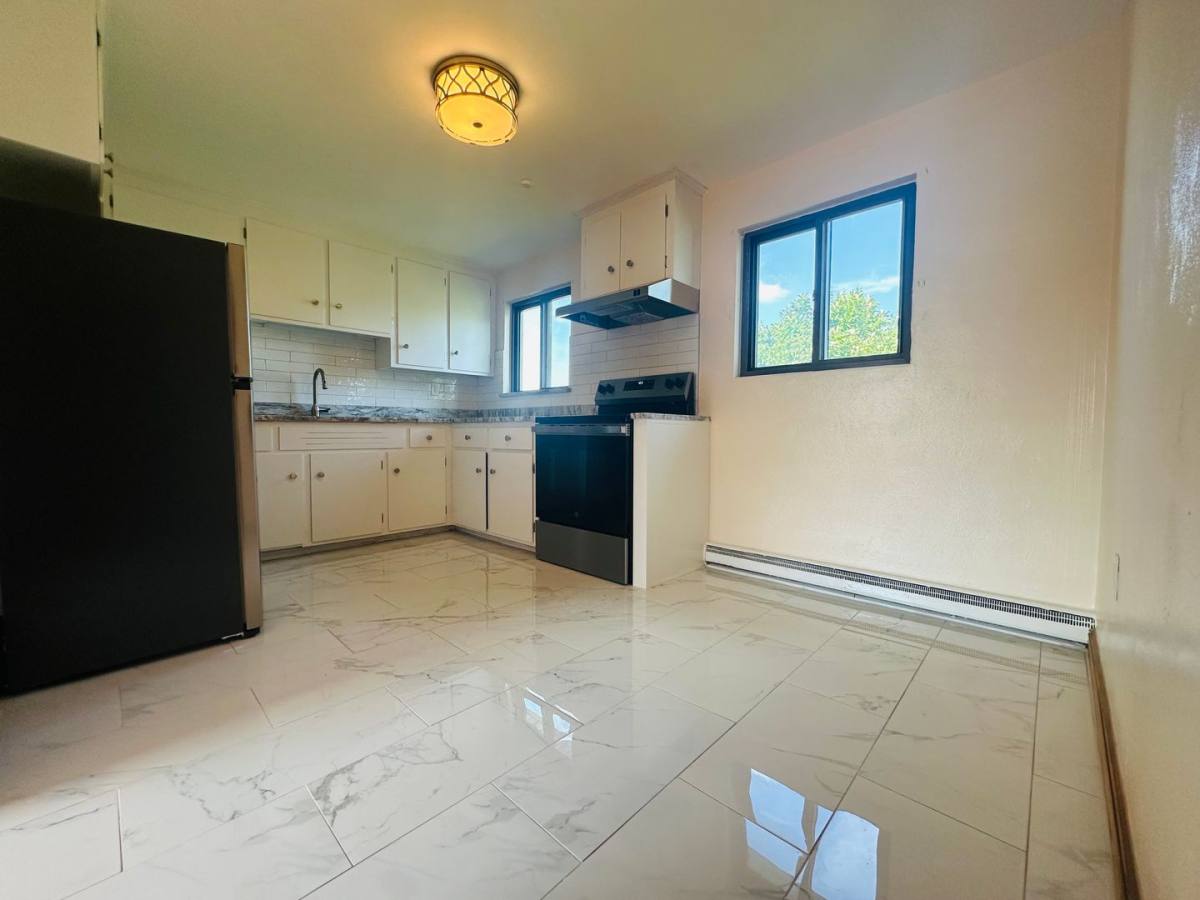 Apartment for rent at 836 Sea St, Quincy, MA 02169