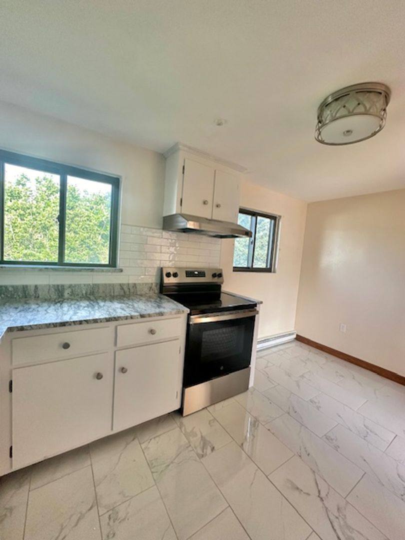 Apartment for rent at 836 Sea St, Quincy, MA 02169