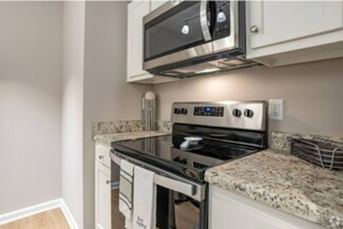 Apartment for rent at 4719 Grantline Rd, New Albany, IN 47150