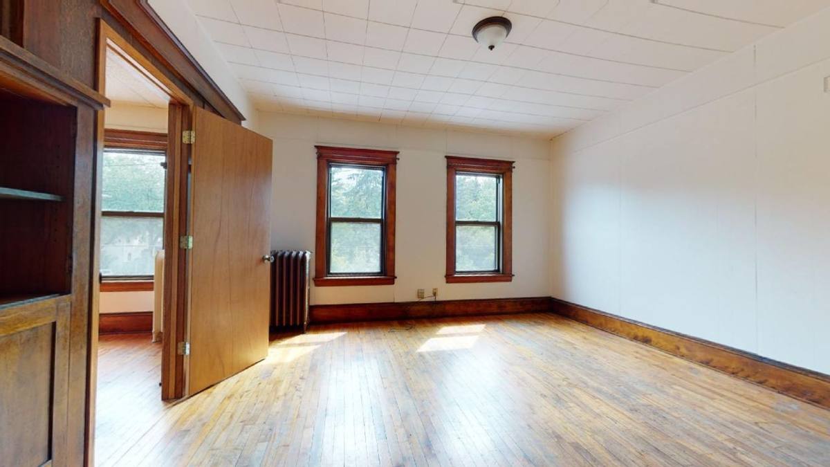 Townhouse for rent at 1319 Franklin Ave SE, Minneapolis, MN 55414