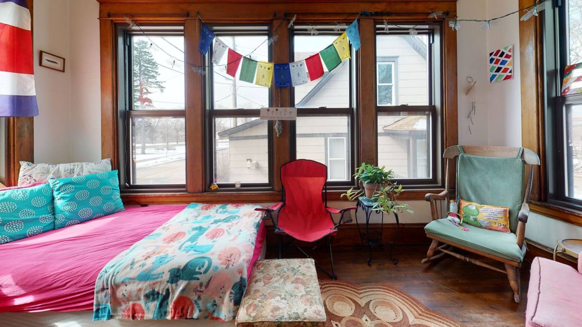 Townhouse for rent at 1319 Franklin Ave SE, Minneapolis, MN 55414