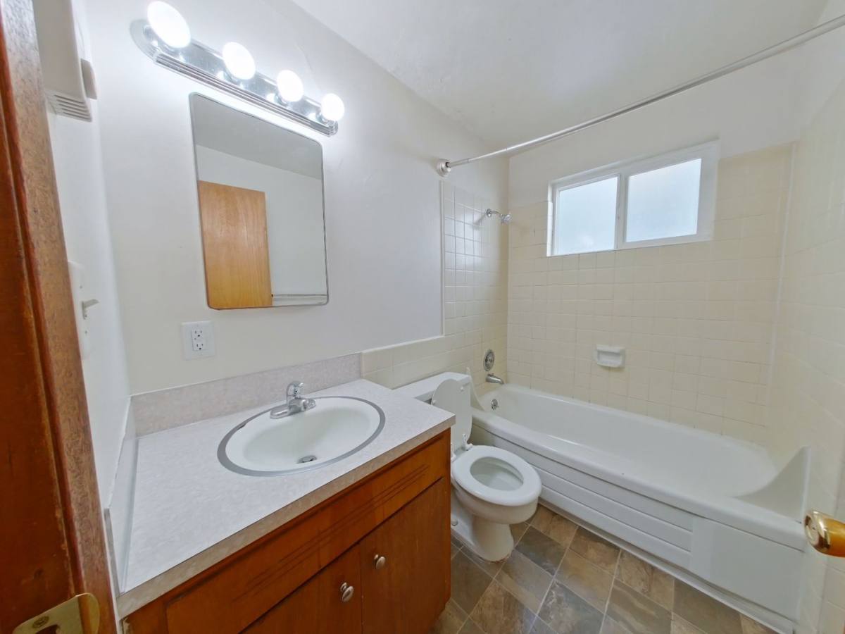 Apartment for rent at 1844 Kincaid St, Eugene, OR 97403