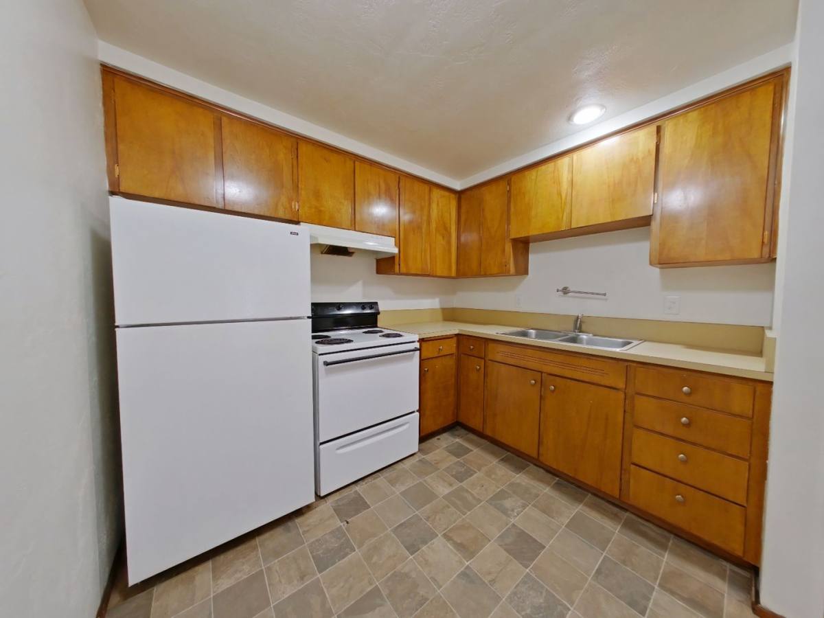 Apartment for rent at 1844 Kincaid St, Eugene, OR 97403