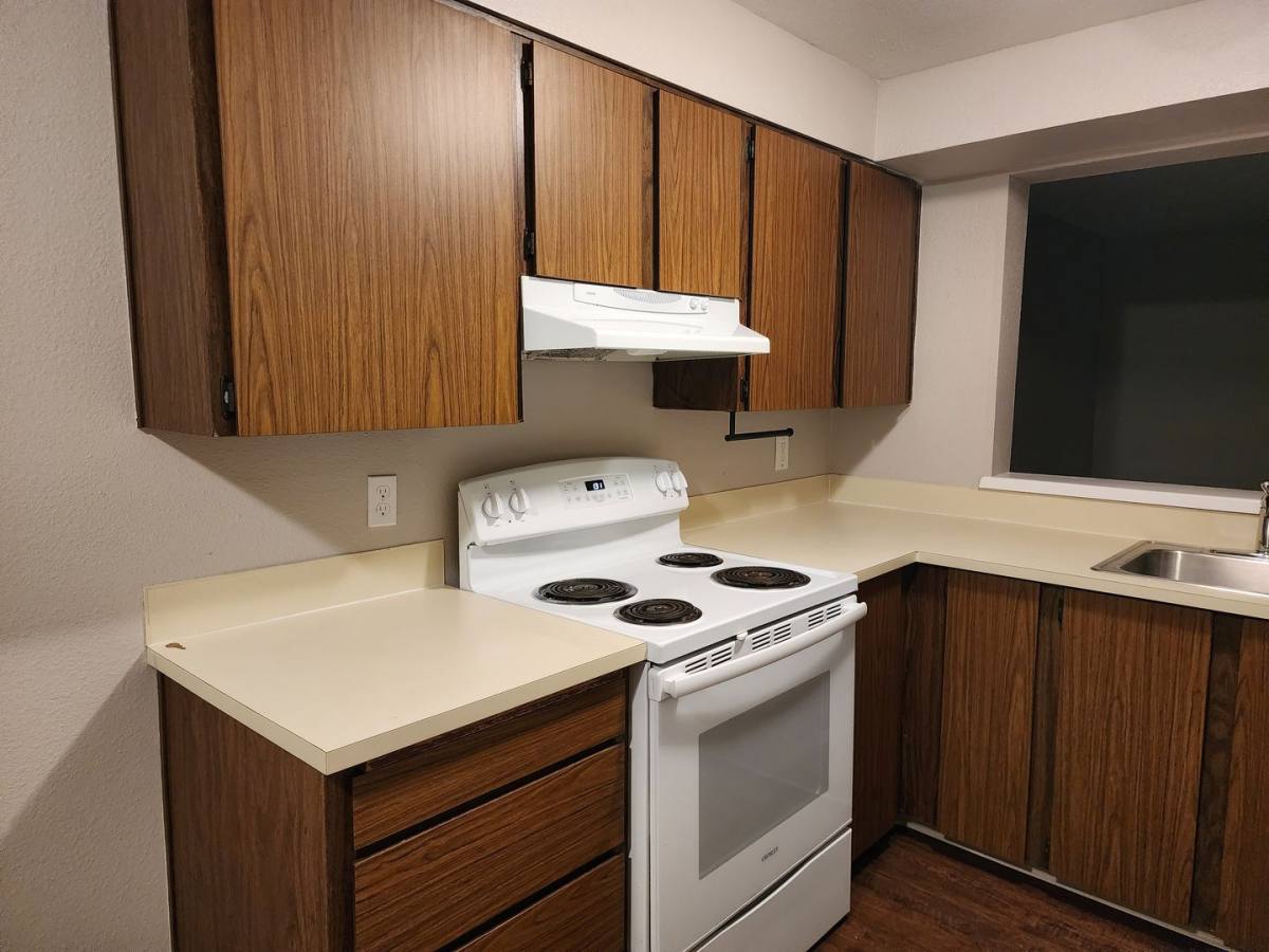 Townhouse for rent at 611 N Sitka Ave, Newberg, OR 97132