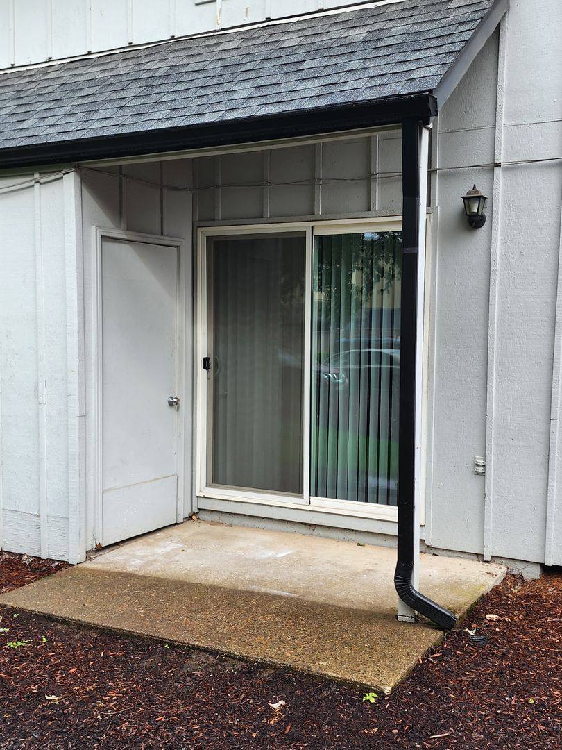 Townhouse for rent at 611 N Sitka Ave, Newberg, OR 97132