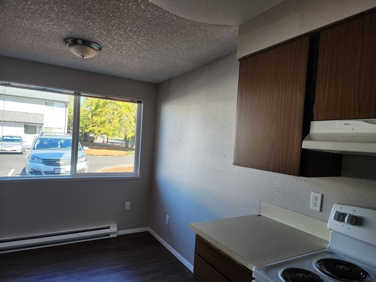 Townhouse for rent at 611 N Sitka Ave, Newberg, OR 97132