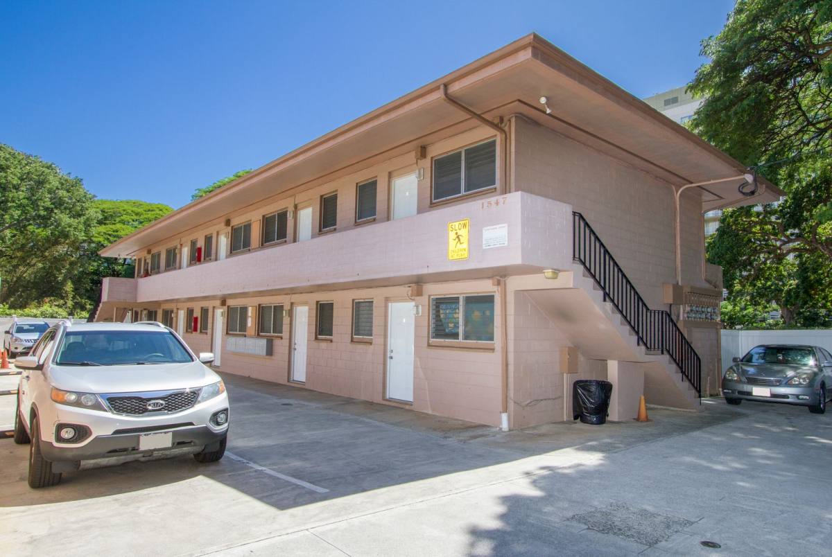 Apartment for rent at 1547 Wilder Ave, Honolulu, HI 96822